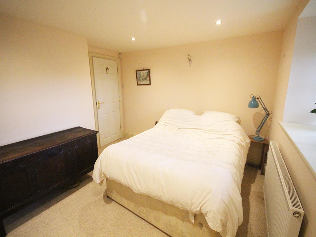 4 bedroom semi-detached house SSTC in Colne - IMG_5308.jpg